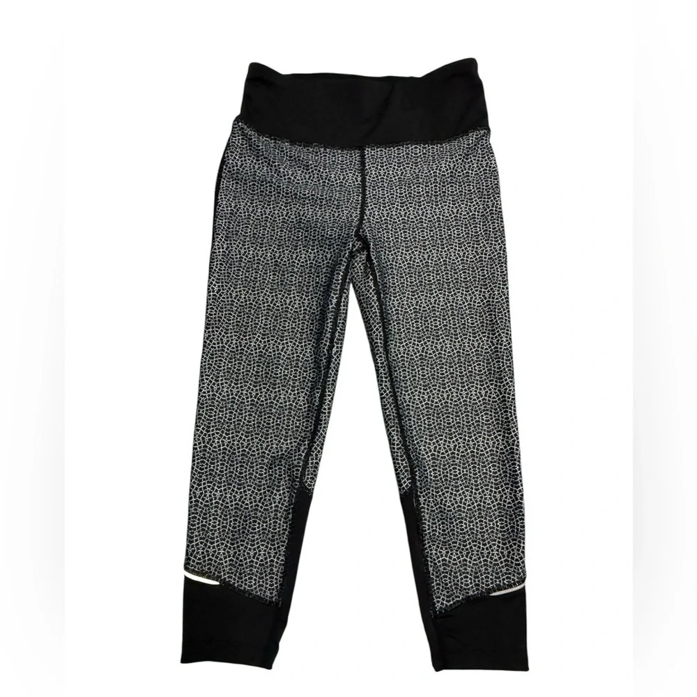 PRANA CROP LEGGING PANT Black White Geometric Pattern Back Zip Pocket S